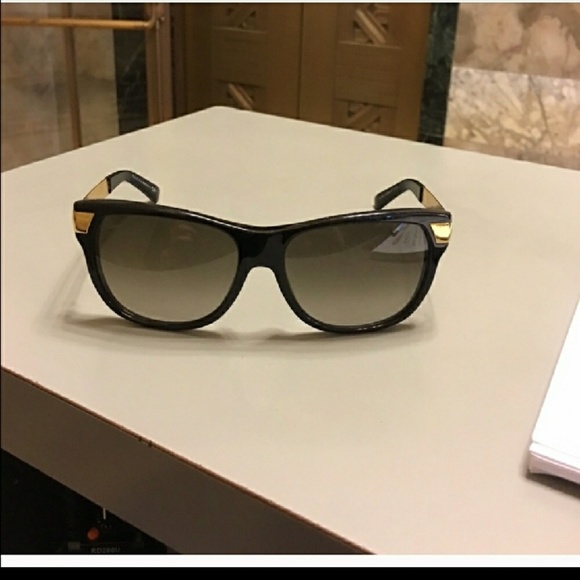 AUTHENTIC GUCCI SHADES - Picture 1 of 6